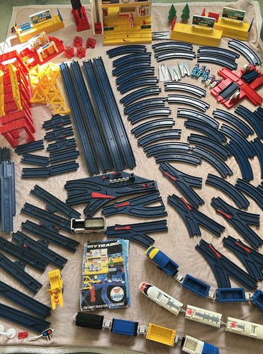 Vintage tomy train - tomy,