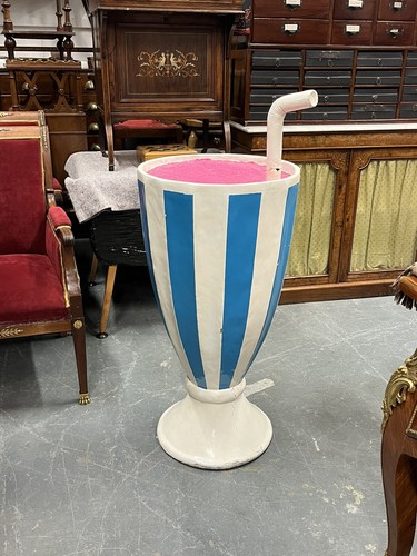 Huge milkshake shop film - huge, shop/