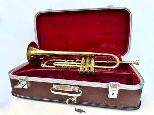 Vintage trumpet wind - vintage,