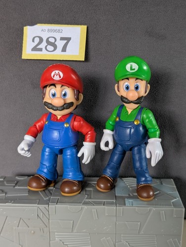 Super mario figures - super,