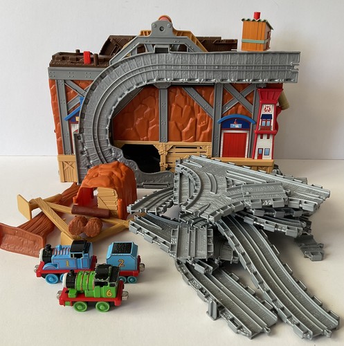 Thomas tank engine - thomas,
