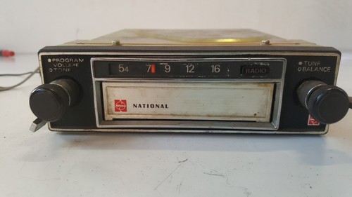 Vintage car radio national - om,