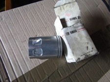 Yamaha RD 250 lc  RD250d/e piston, genuine 0.25