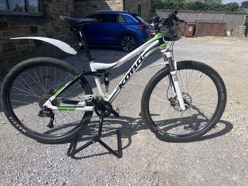 Kona hei scandium - hei,