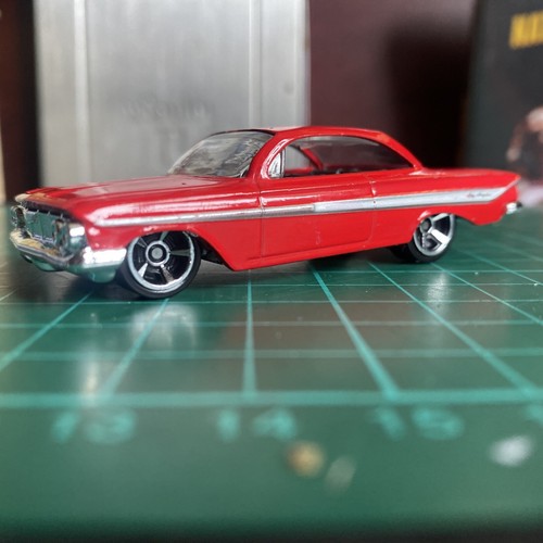 Loose hotwheels impala fast - hotwheels, 61