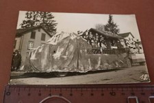 Great old photo-page parade-loop - place??? 