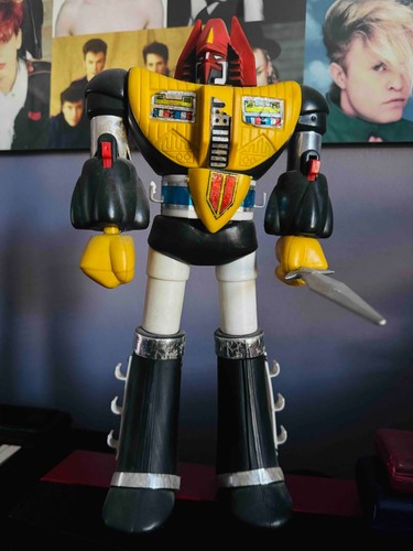 Robot from outer - outer, space