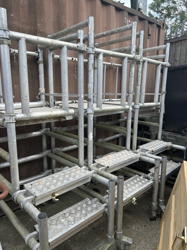 Scaffolding podiums - scaffolding, 3