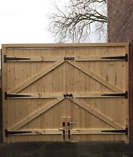 WOODEN DRIVEWAY GATES 6FT HIGH