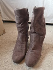 New Look Brown Womens Shin High Boot, Suede Material With Full Lenght Zip Size 7