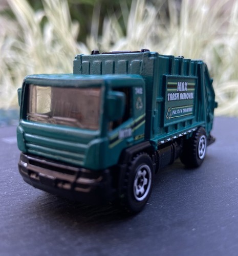 Matchbox garage truck - matchbox,