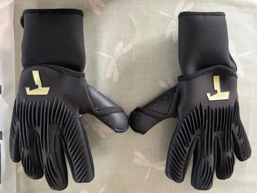 Titan goalkeeper gloves - goalkeeper,
