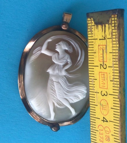 Large cameo pendant - large, in