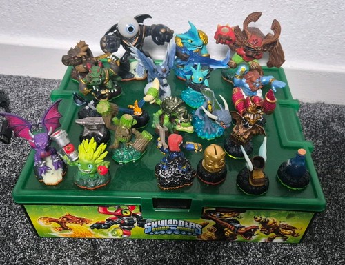Skylanders figure bundle - 22,