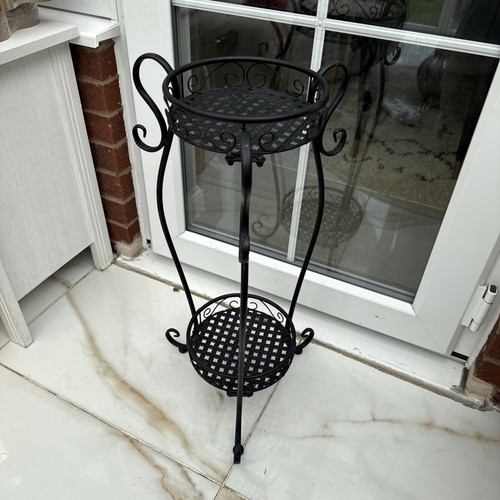 Tall metal table - ,