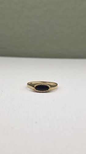 9ct yellow gold onyx ring - yellow, size