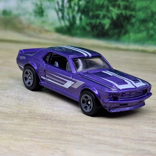 Hot wheels ford mustang - hot, gt