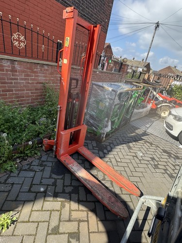 Manual pallet stacker 1000kg - manual,
