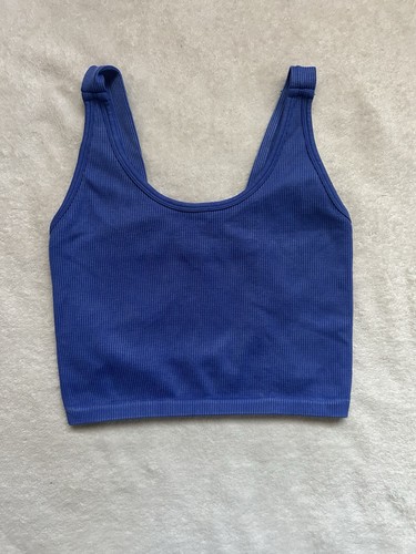 Blue ribbed crop - 90°,