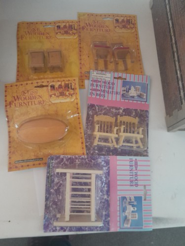 Dolls house furniture - dolls, bundle
