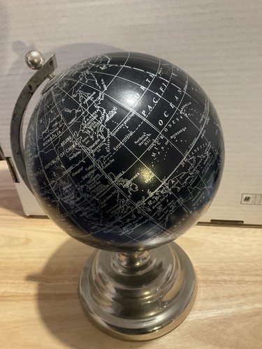 Small desk top - globe, pre