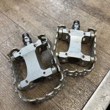 Retro Mountain Bike Pedals Club Roost 90s