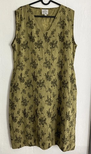 The masai clothing - clothing, olive