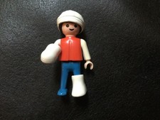 PLAYMOBIL CHILD in CASTS /