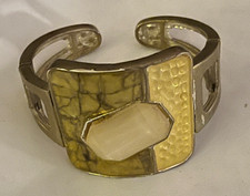 Gold metal roman style cuff spring open bangle