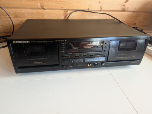 Pioneer double cassette deck - cassette,