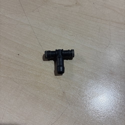Kawasaki carburettor piece - kawasaki, t