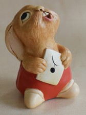 PENDELFIN STUDIOS ENGLAND RABBIT ORNAMENT ROLLY RED SHORTS SONG SHEET
