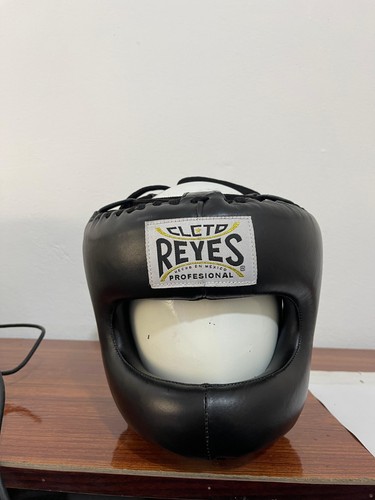 Cleto reyes boxing head - boxing, guard