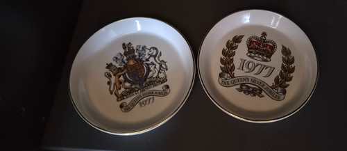 Pair 1977 royal worcester - of,