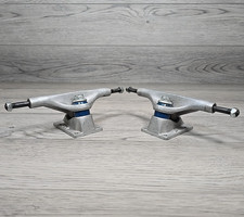 Pair Vtg Tracker B-2