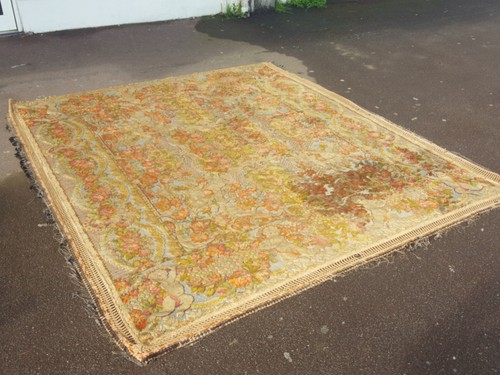 Antique rugs and carpets