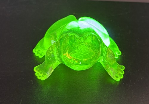 Vintage unmarked uranium glass - vintage,