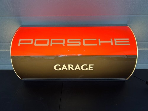 Porsche illuminated light - illuminated,