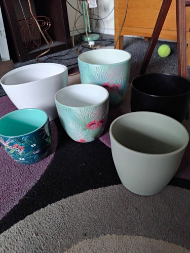 Glazed ceramic round plant - glazed,