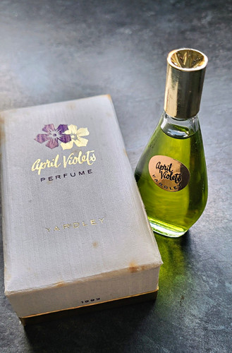 Vintage 1992 yardley april - '1992',