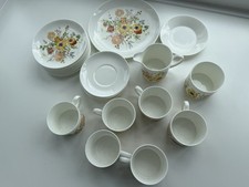 Wedgwood Summer Bouquet R4529 Pattern 22 Piece Tea Service