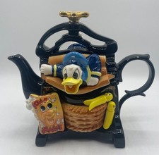 Cardew Design - The Disney Collection - ' Donald Mangle ' Teapot 