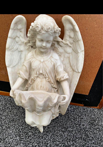 White resin angel statue with - angel,