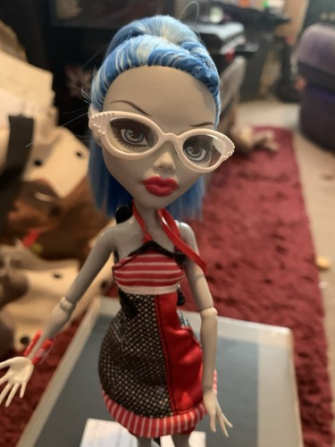 Monster high ghoulia - monster,