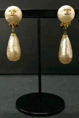 Authentic vintage chanel - authentic,