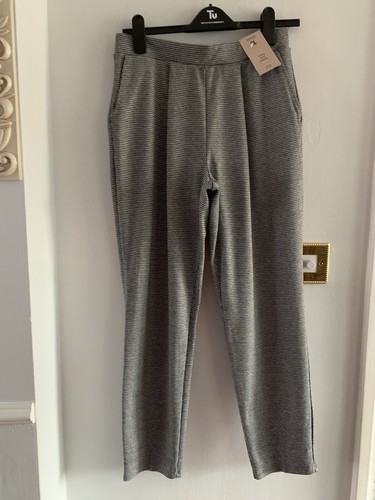 Bnwt tapered dog - tu,