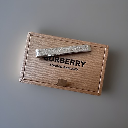 Burberry tie clip tiebar - tie,