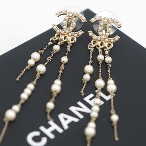 Chanel logos pearl fringe - chanel,