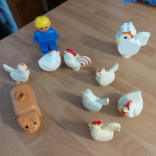 Small bundle of Duplo chickens and pig
