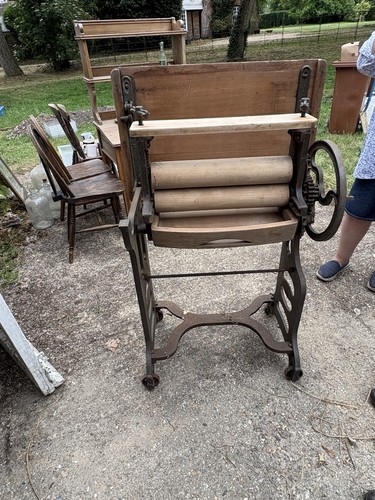 Cast iron laundry mangle - cast,